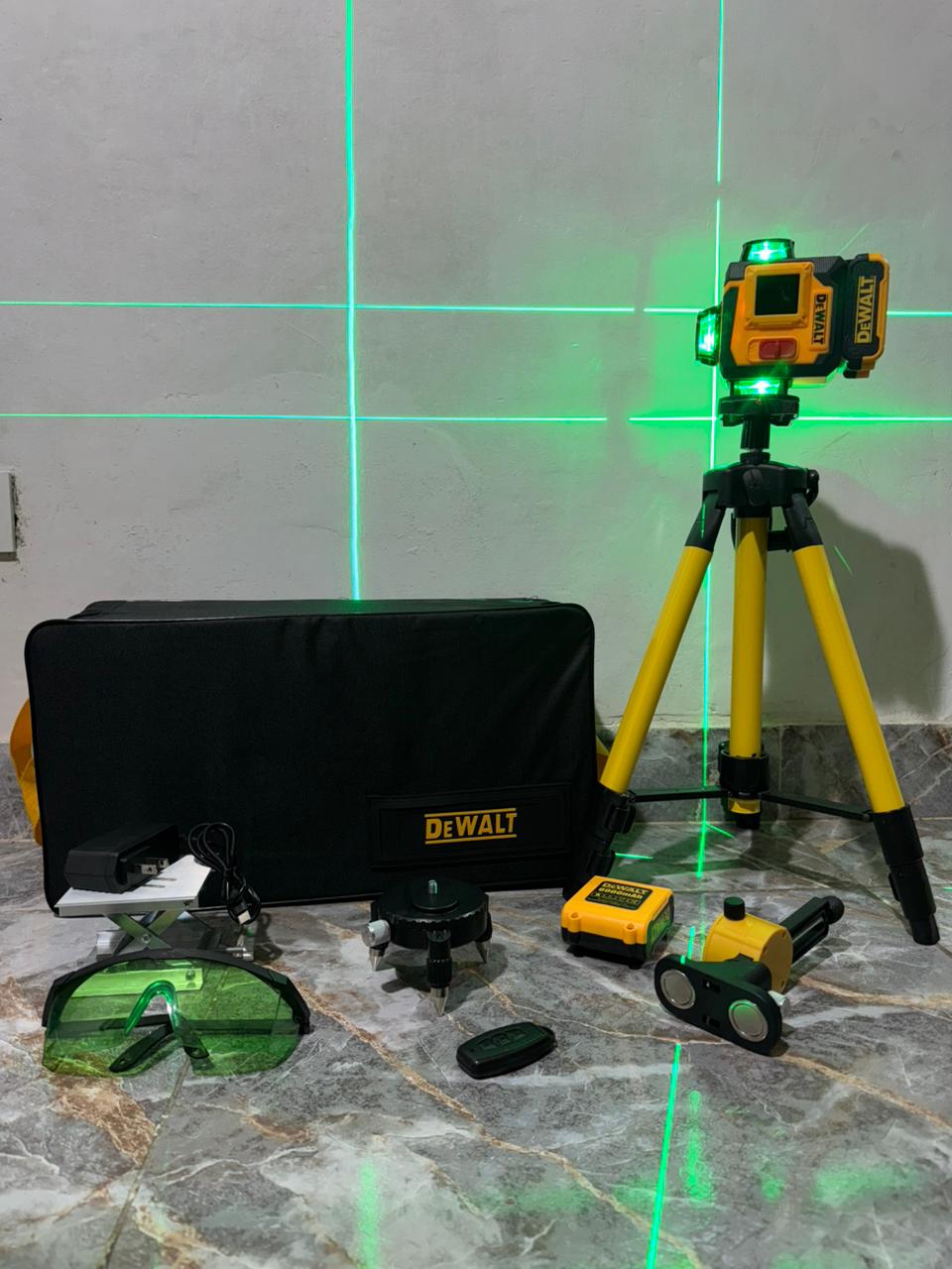 Vista 3 de Nivel Laser De 16 Lineas dewalt maletin